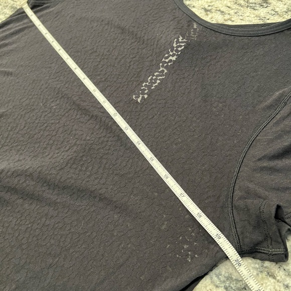 Lululemon Loop Around Tee - Picture 5 of 6